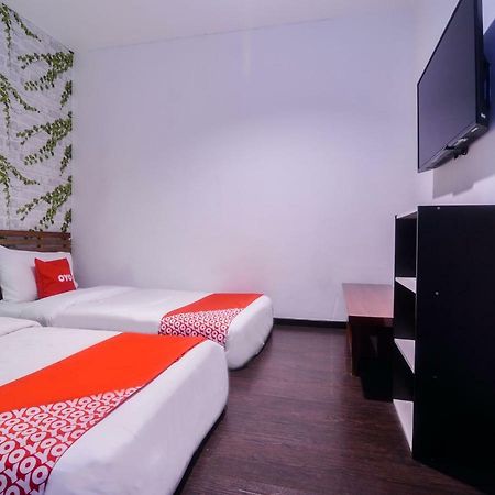 Oyo 1119 Memoire Express Hotel Kuching Eksteriør billede