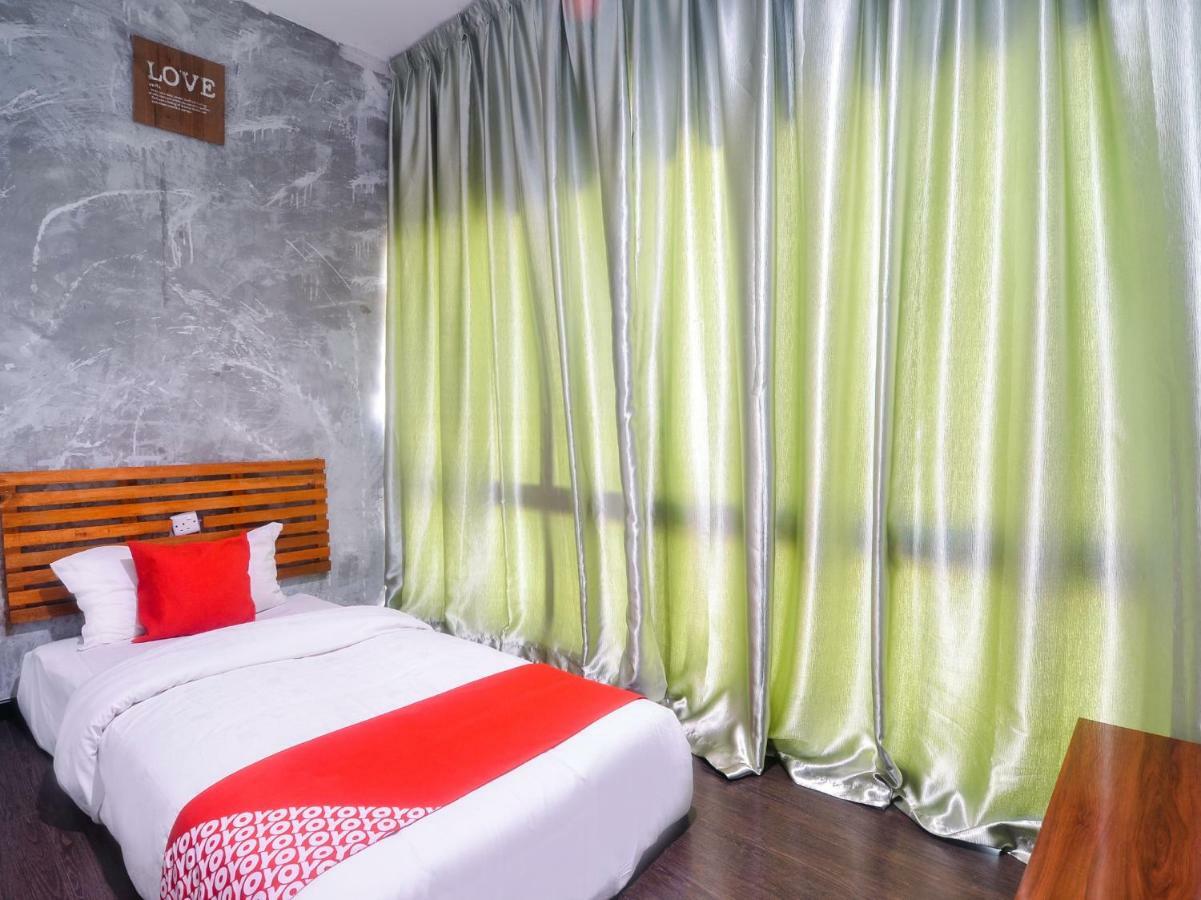 Oyo 1119 Memoire Express Hotel Kuching Eksteriør billede