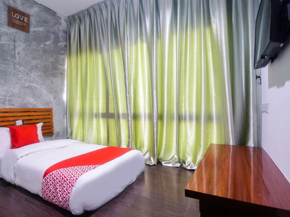 Oyo 1119 Memoire Express Hotel Kuching Eksteriør billede